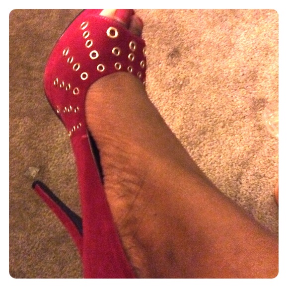 Hot pink studded suede heel - Picture 1 of 5